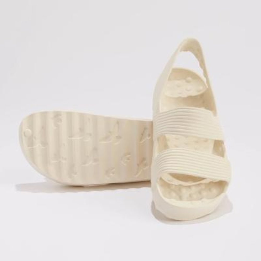 Oiselle Sport Sandal Ivory Sz 8-8.5